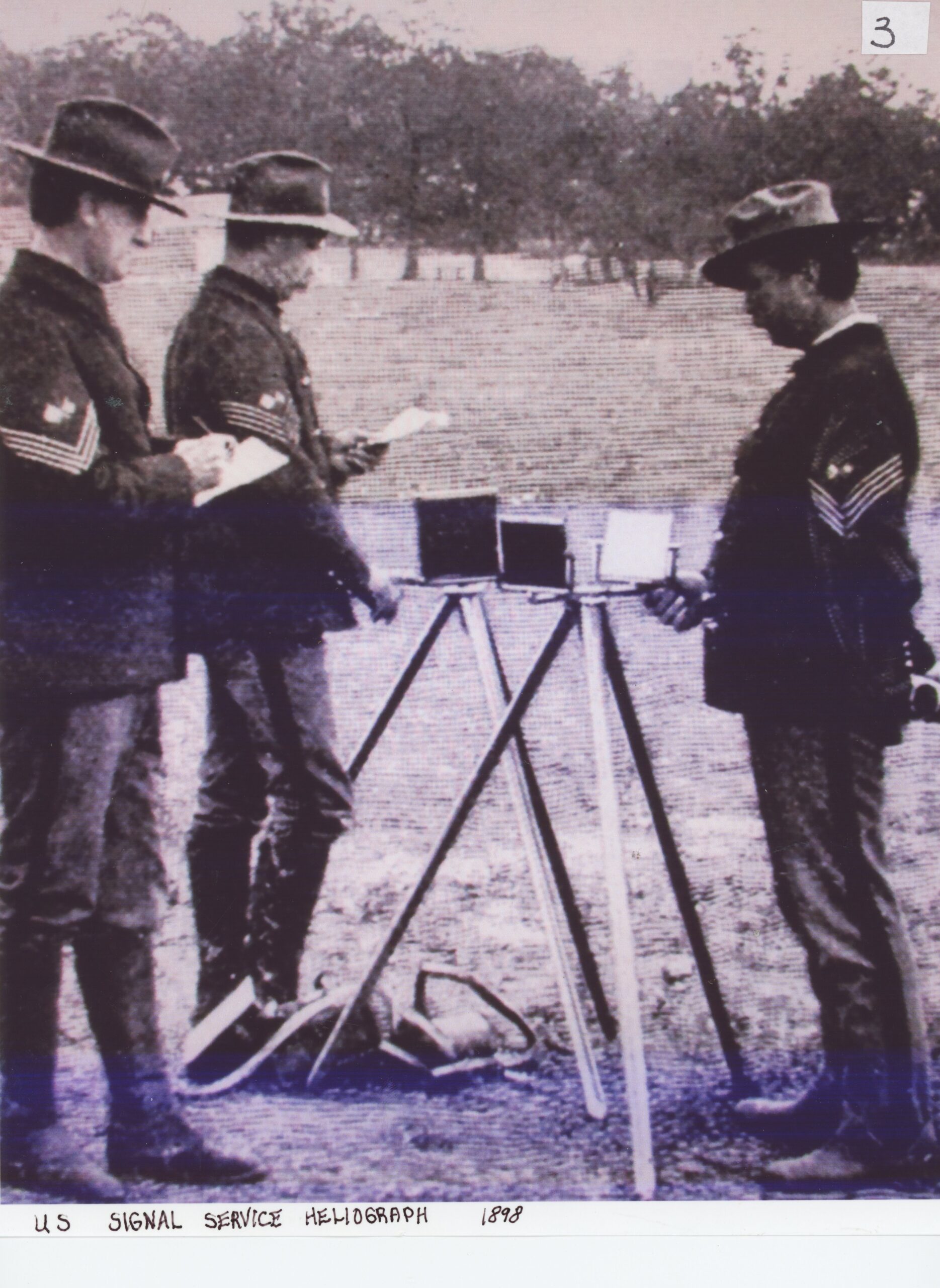US Signal Serviced Heliograph 1898 3 uniformed soldiers standing around a US Signal Serviced Heliograph 1898